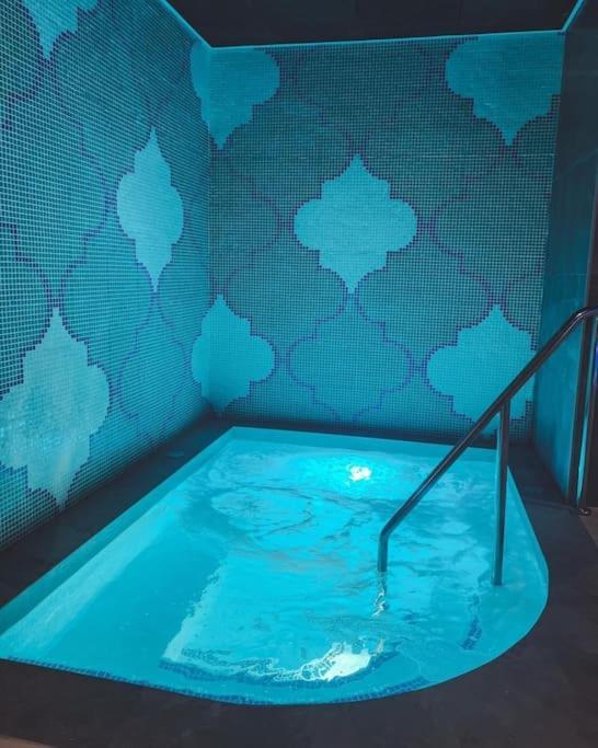 Luxury Sunrise Beach And Oceanview Room With Balcony غيبرالتار المظهر الخارجي الصورة